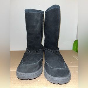 Black woman’s bearpaws